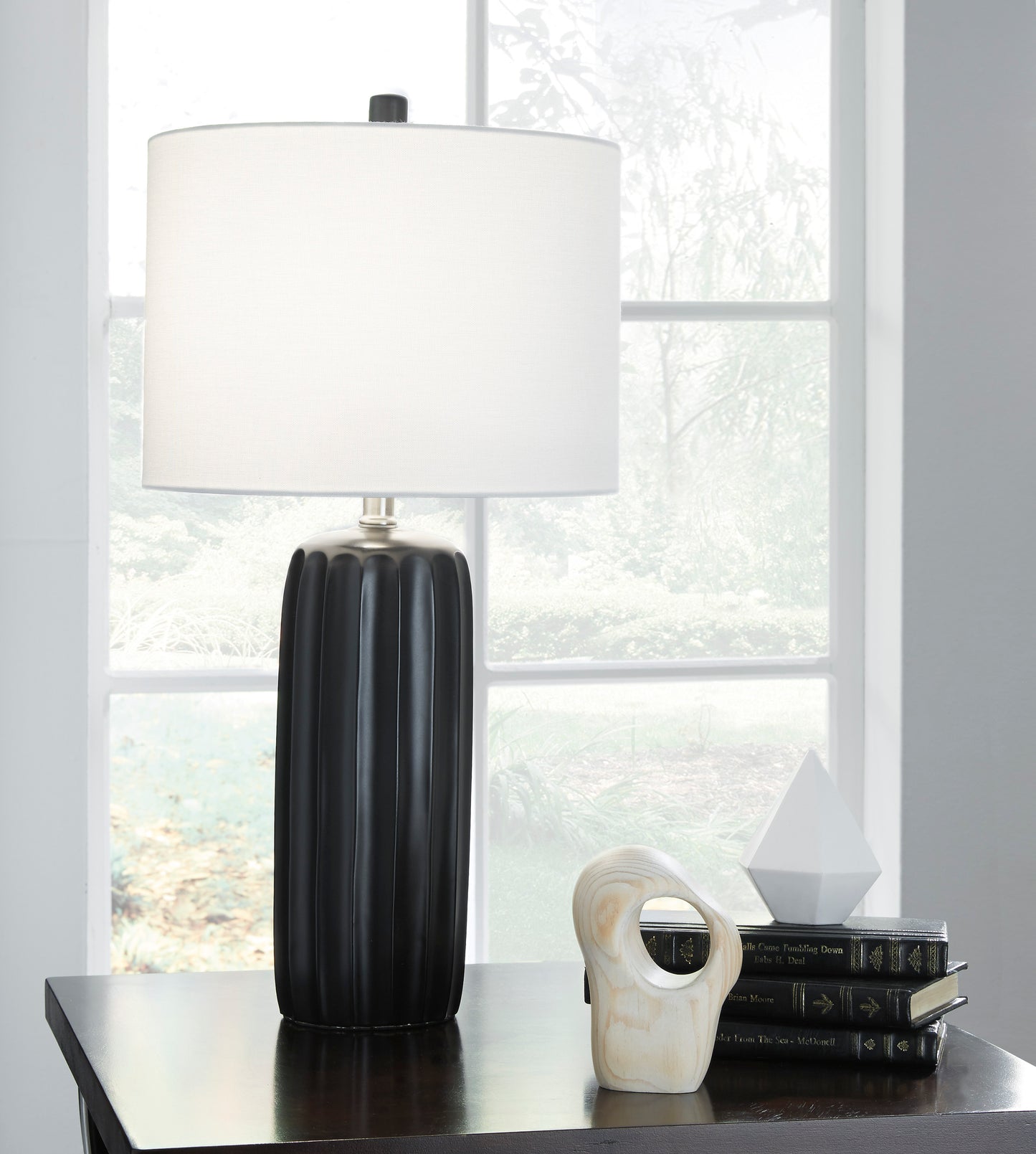 Adorlee Table Lamp